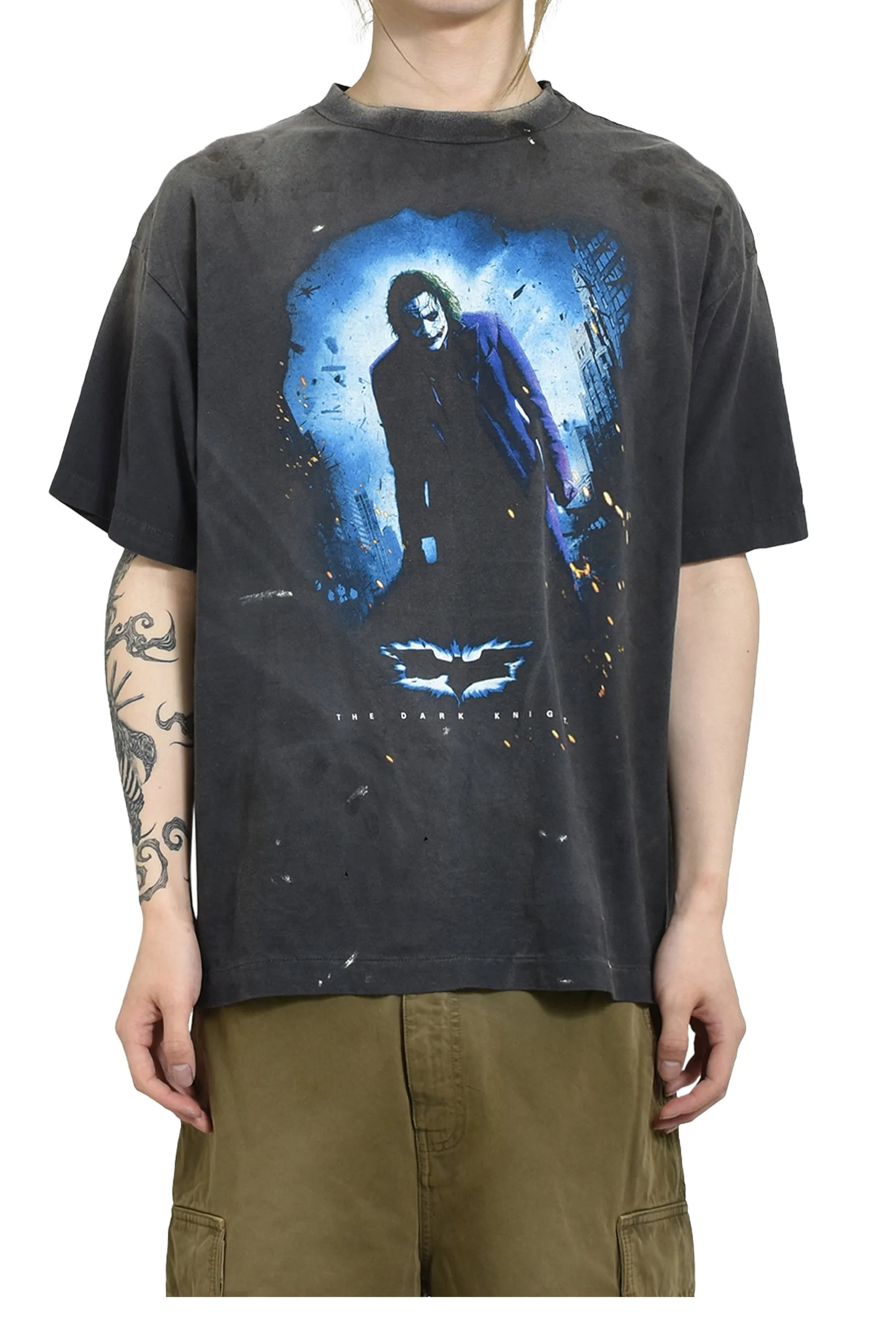 ⚠️This season’s most important Batman-Joker IP collaboration SAINT Mxxxxxx × The Dark Knight BTM_SS TEE /DARKNIGHT/BLK Dark Knight co-branded Joker Dark Knight TEE Washed black S-XL Top-notch printing technology Vector-level replica of the original details Asut ready-made garment dyeing Ma Liu fading Re-washing to make the old Authentic proofing Custom-woven correct main mark Washing mark The difference is shown in the picture and made.